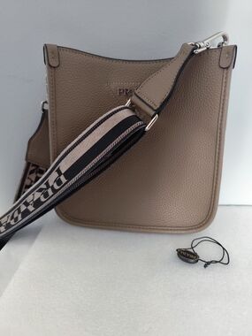 Crossbody bag taupe pebbled leather